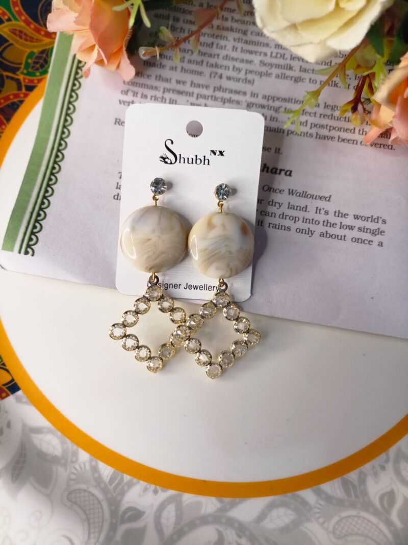 marvel creamy earring