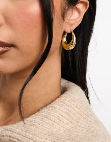 Gold Hoop Earrings for Girls – Trendy in 2025